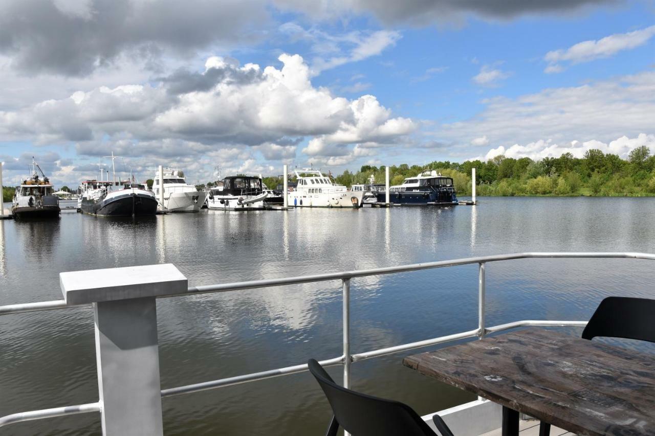 Cozy Floating Boatlodge "Maastricht". Extérieur photo